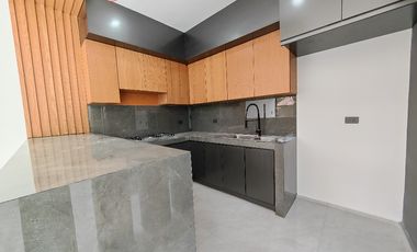 MODERNA CON ESPACIOS AMPLIOS !!