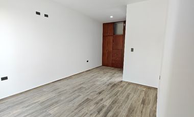 MODERNA CON ESPACIOS AMPLIOS !!