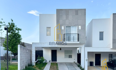 Casa en venta en Saratoga Residencial frente a parque