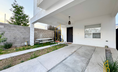 Casa en venta en Saratoga Residencial frente a parque