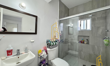 Casa en venta en Saratoga Residencial frente a parque