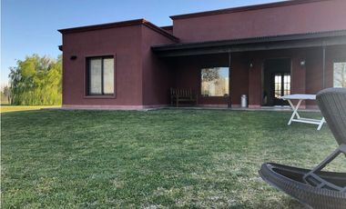 Casa en Venta Estancia Las Lilas 5 dormitorios