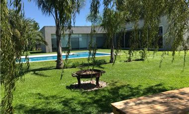 Casa Ideal en Comarcas de Lujan Barrio San Roque