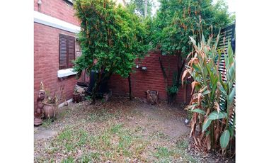 CASA DE 2 DORMITORIOS - B° 300 VIVIENDAS