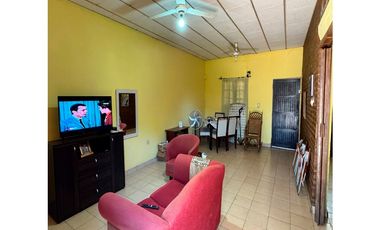 CASA DE 2 DORMITORIOS - B° 300 VIVIENDAS