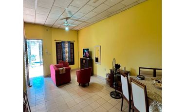 CASA DE 2 DORMITORIOS - B° 300 VIVIENDAS
