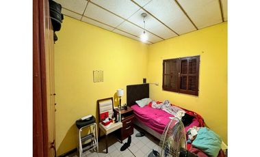 CASA DE 2 DORMITORIOS - B° 300 VIVIENDAS