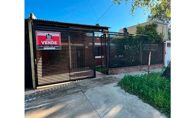 CASA DE 2 DORMITORIOS - B° 300 VIVIENDAS
