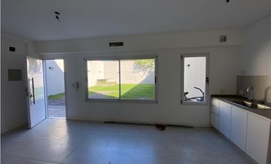 Ph de 4 amb. en Condominio, Gral. M.B. Encalada 2122 , Castelar.