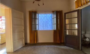 Casa en venta - Laguna al 800, Ituzaingó Sur.