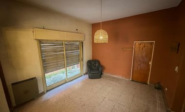 Local en VENTA, 24 de Octubre 1083 Ituzaingó Sur.