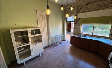 Local en VENTA, 24 de Octubre 1083 Ituzaingó Sur.