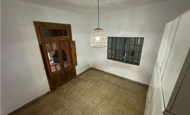 Local en VENTA, 24 de Octubre 1083 Ituzaingó Sur.