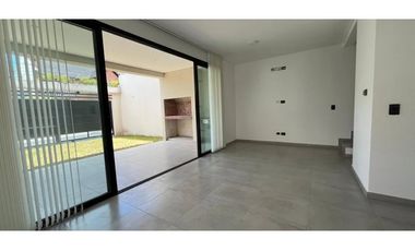 DUPLEX EN VENTA , Monteverde al 800,  Castelar