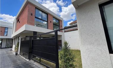 DUPLEX EN VENTA , Monteverde al 800,  Castelar