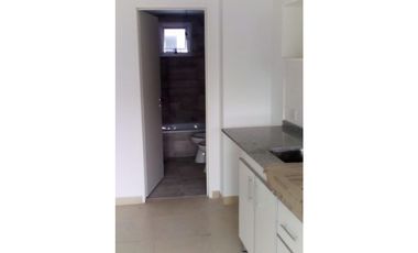 Departamento monoambiente con cochera /  J. J. Valle 282 - Morón