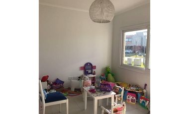 Venta Casa 7 ambientes - Country Terravista