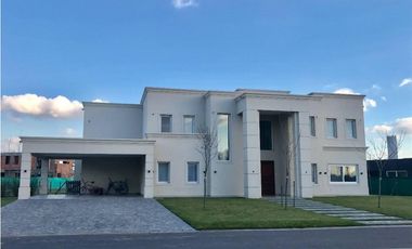 Venta Casa 7 ambientes - Country Terravista