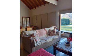Venta Casa 5 ambientes - Barrio San Patricio