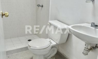 CASA EN RENTA - (3)