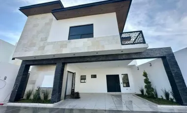 Casa en venta en Rincón de los Encinos, Saltillo, Coahuila de Zaragoza