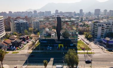 SE VENDE MODERNA OFICINA EN LAS CONDES