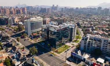 SE VENDE MODERNA OFICINA EN LAS CONDES