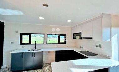 Casa en Venta en Casa parcela Molino Viejo. NUEVA