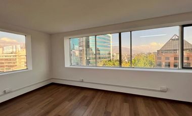 Oficina renovada en Providencia: ¡arrienda hoy!