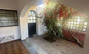 Alquilo casa en Barrio Los Boulevares 3 dormitorios