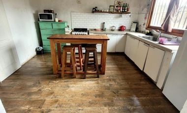 Casa en venta - 3 Dormitorios 2 Baños - La Plata