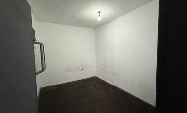 Casa de 4 ambientes con local al frente VENTA