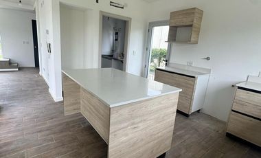 Casa 4 ambientes en 2 plantas en venta - Barrio Privado Las Golondrinas
