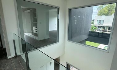 Casa 4 ambientes en 2 plantas en venta - Barrio Privado Las Golondrinas