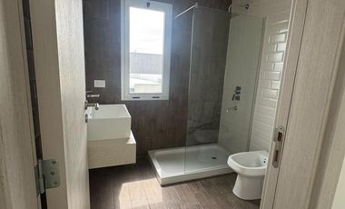 Casa 4 ambientes en 2 plantas en venta - Barrio Privado Las Golondrinas