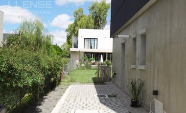 Casa 4 ambientes en 2 plantas en venta - Barrio Privado Las Golondrinas