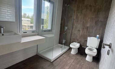Casa 4 ambientes en 2 plantas en venta - Barrio Privado Las Golondrinas