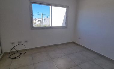 Alquilo Duplex 2 Dormitorios - Patio Ingreso Vehicular - Cordillera Esencial  3270 - Neuquén Capital