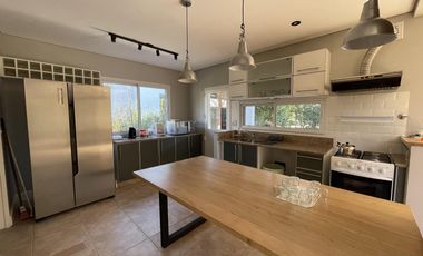 Casa moderna con muebles en alquiler en LOS SAUCES.