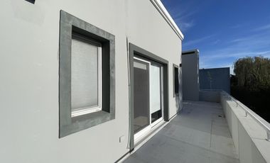 Casa moderna con muebles en alquiler en LOS SAUCES.