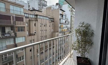 Venta dos ambientes a la calle con balcón, Centro Mar del Plata