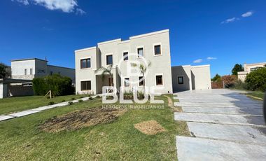 Casa Alquiler Canning La Providencia 6 Ambientes