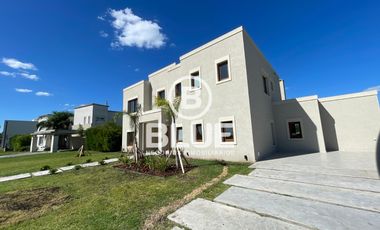 Casa Alquiler Canning La Providencia 6 Ambientes