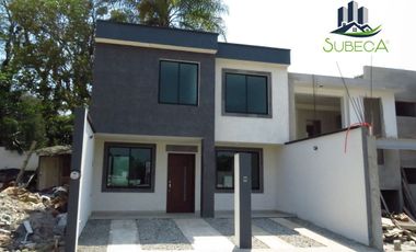 Casa en Venta Fracc. Santa María Coatepec, Ver.