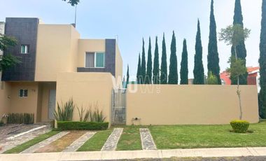 CASA EN VENTA EN BOSQUES DE SANTA ANITA