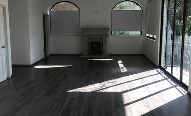 Venta o renta de casa en Club de Golf Los Encinos.