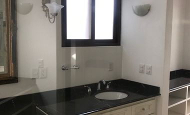 Venta o renta de casa en Club de Golf Los Encinos.