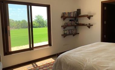 CASA EN VENTA EN EL YUCATAN COUNTRY CLUB, VISTA AL CAMPO DE GOLF