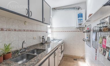 Dos ambientes con balcón, Congreso y Machain. Expensas bajísimas!