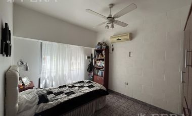 Venta de casa 3 ambientes con galpon y patio en Wilde